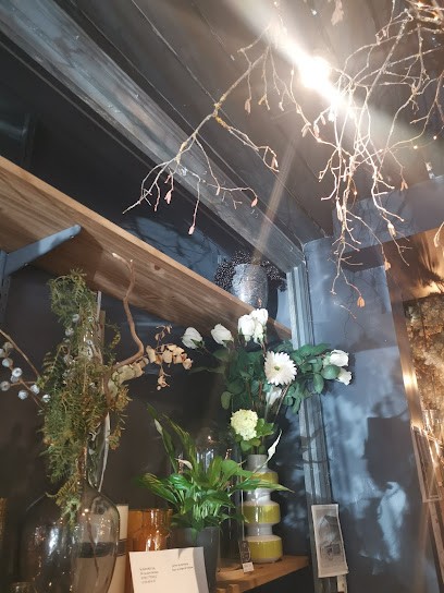 Virzi Béatrice, Fleuriste à La Ferté-Alais